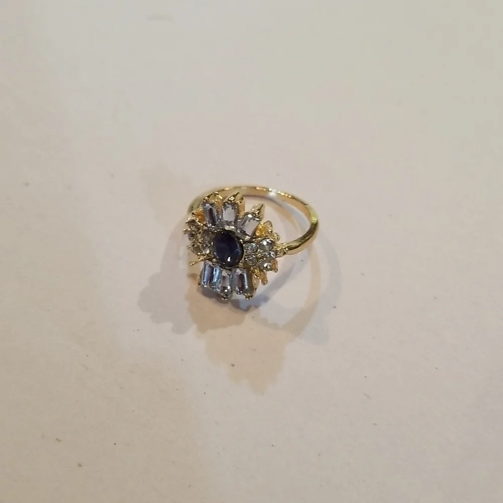 Sparkly costume ring